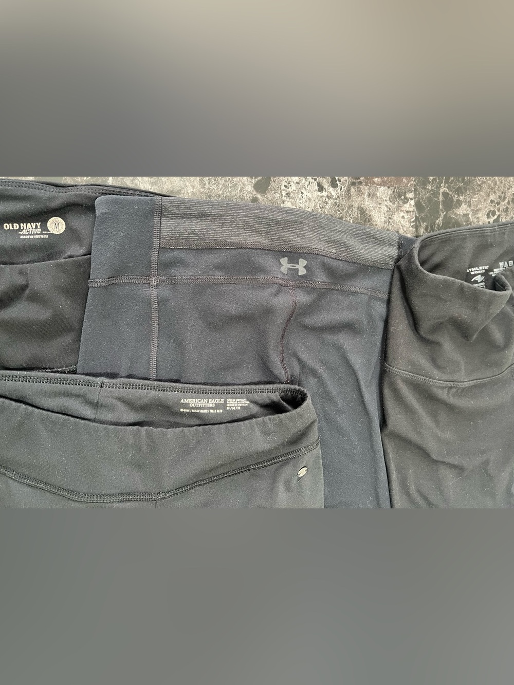 Bundle of 4 black leggings Medium size